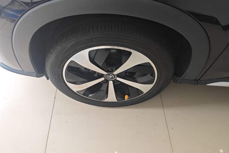 Used BYD Song PLUS New Energy 2021 EV Deluxe Model Left Front Wheel Hub