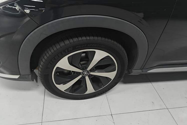 Used BYD Song PLUS New Energy 2021 DM-i 51KM Prestige Model Left Front Wheel Hub