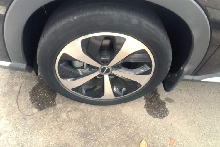 Used BYD Song PLUS New Energy 2021 DM-i 110KM Flagship Model Left Front Wheel Hub