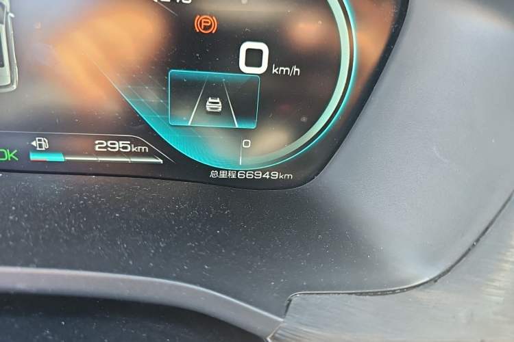 Used BYD Song PLUS New Energy 2021 DM-i 110KM Flagship PLUS Odometer Close Up
