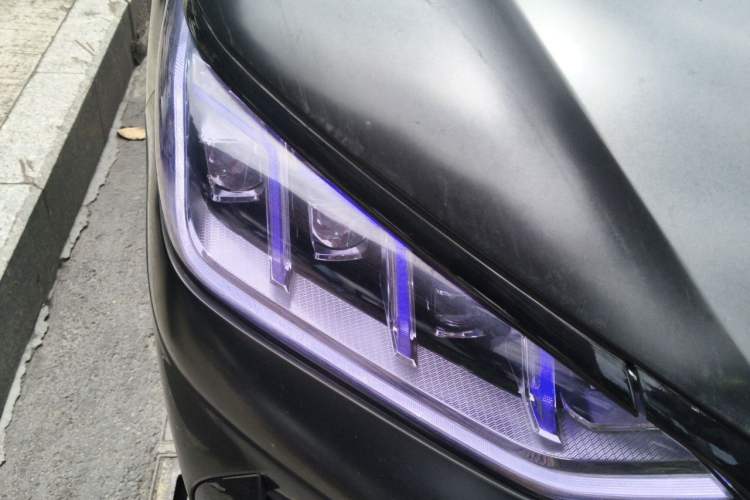 Used BYD Song PLUS New Energy 2021 EV Deluxe Model Right Front Headlight