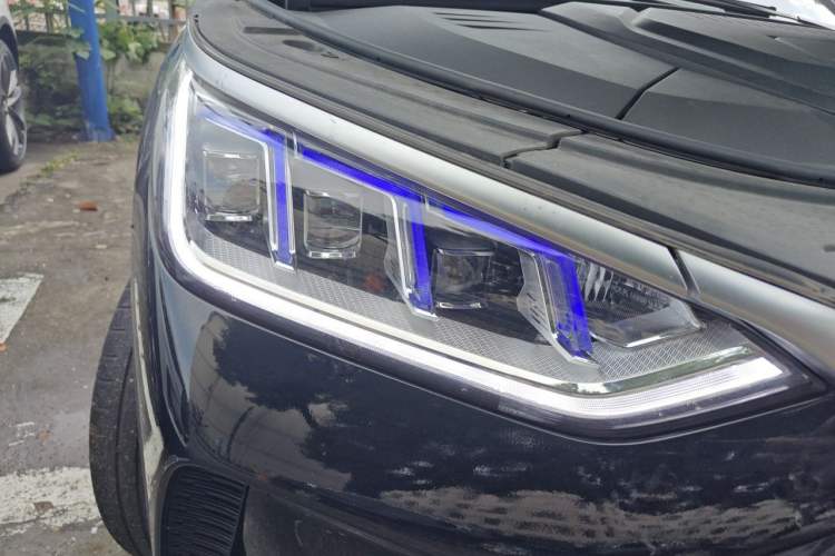 Used BYD Song PLUS New Energy 2021 DM-i 110KM Flagship PLUS Right Front Headlight