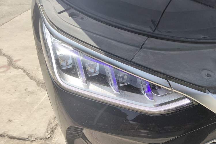 Used BYD Song PLUS New Energy 2021 DM-i 110KM Flagship Model Right Front Headlight