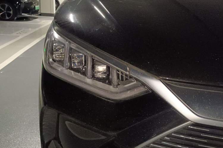 Used BYD Song PLUS New Energy 2021 DM-i 51KM Prestige Model Right Front Headlight