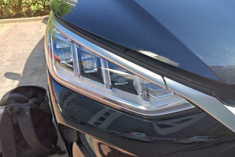 Used BYD Song PLUS New Energy 2021 DM-i 110KM Flagship PLUS Right Front Headlight