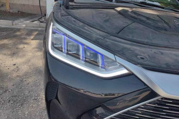 Used BYD Song PLUS New Energy 2021 DM-i 110KM Flagship PLUS Right Front Headlight