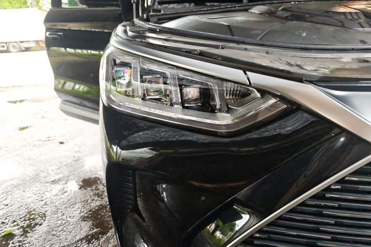 Used BYD Song PLUS New Energy 2021 DM-i 110KM Flagship PLUS 5G Edition Right Front Headlight