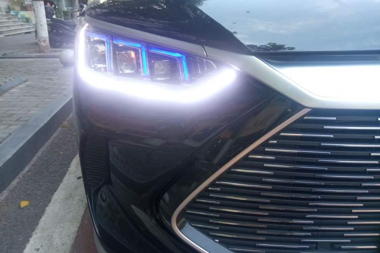 Used BYD Song PLUS New Energy 2021 DM-i 51KM Prestige Model Right Front Headlight