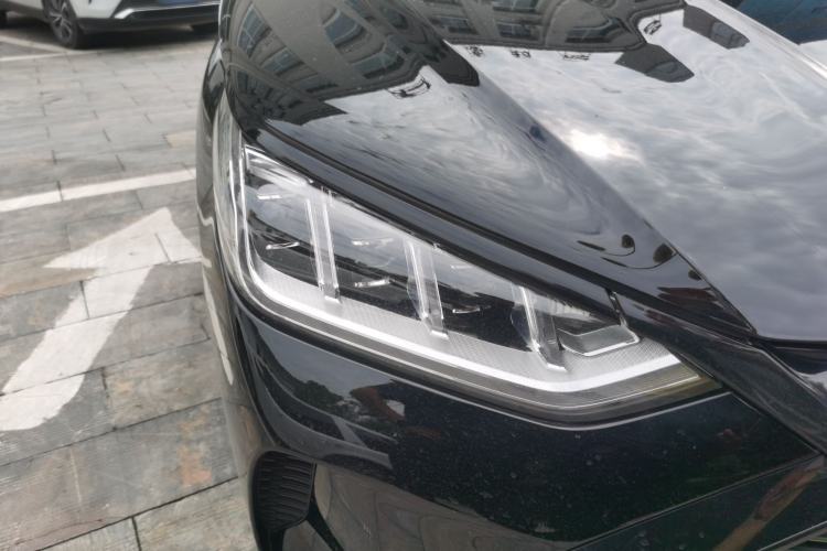 Used BYD Song PLUS New Energy 2021 DM-i 110KM Flagship PLUS 5G Edition Right Front Headlight
