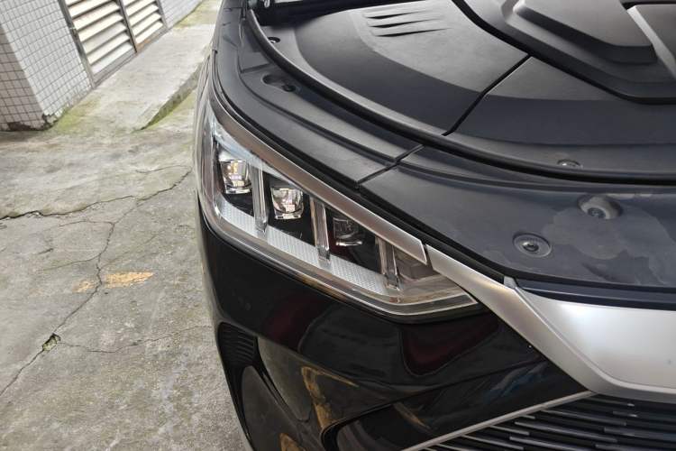 Used BYD Song PLUS New Energy 2021 DM-i 110KM Flagship PLUS Right Front Headlight
