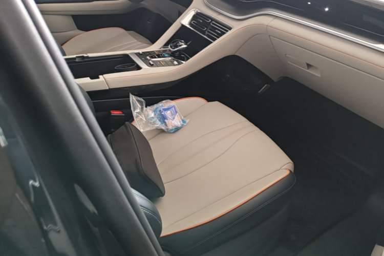Used BYD Song PLUS New Energy 2021 DM-i 110KM Flagship Model Right Front Seat