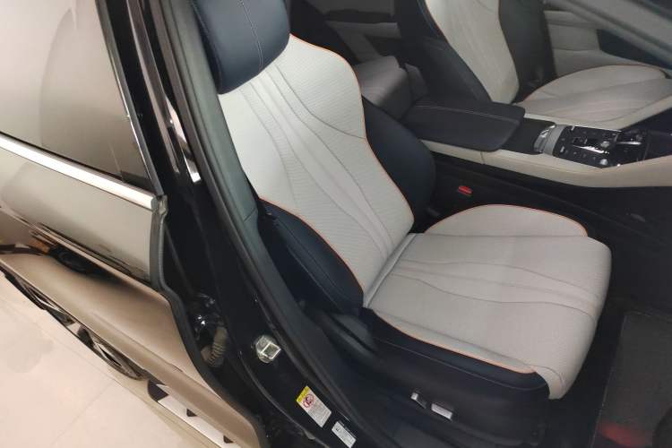 Used BYD Song PLUS New Energy 2021 DM-i 110KM Flagship PLUS 5G Edition Right Front Seat