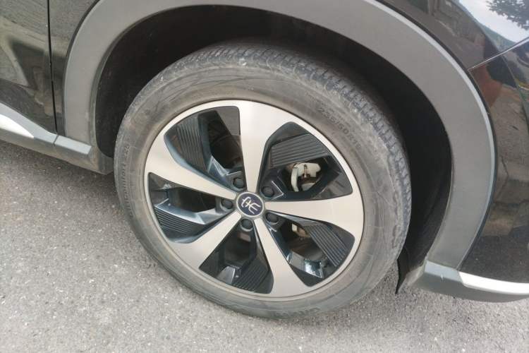 Used BYD Song PLUS New Energy 2021 DM-i 110KM Flagship Model Right Front Wheel Hub