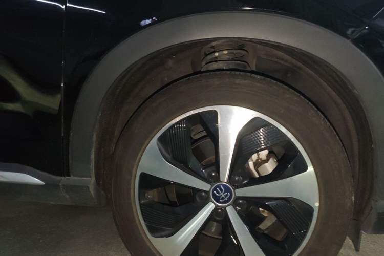 Used BYD Song PLUS New Energy 2021 DM-i 110KM Flagship Model Right Front Wheel Hub