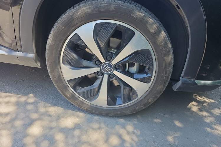 Used BYD Song PLUS New Energy 2021 DM-i 110KM Flagship PLUS Right Front Wheel Hub