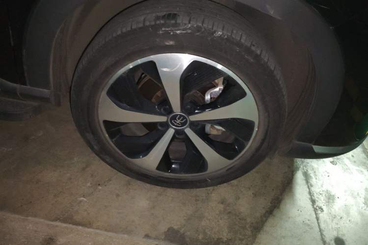Used BYD Song PLUS New Energy 2021 DM-i 100KM Four-Wheel Drive Flagship PLUS Right Front Wheel Hub