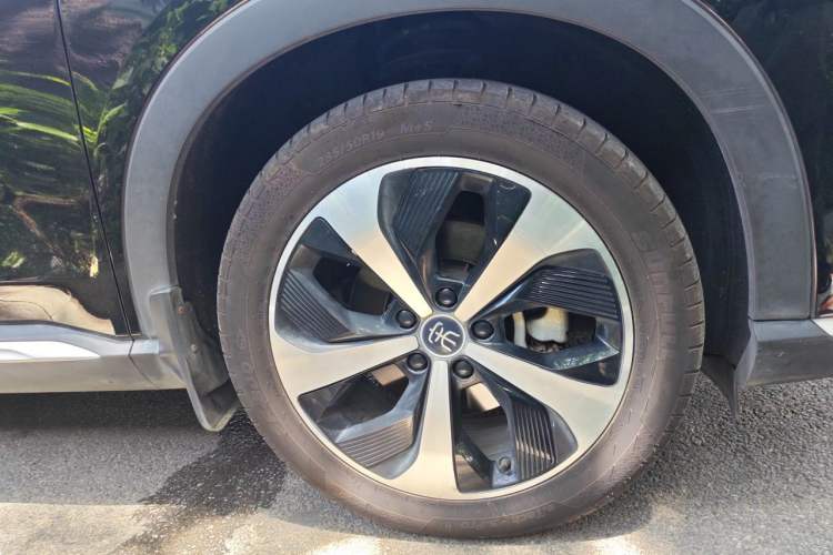 Used BYD Song PLUS New Energy 2021 DM-i 110KM Flagship Model Right Front Wheel Hub