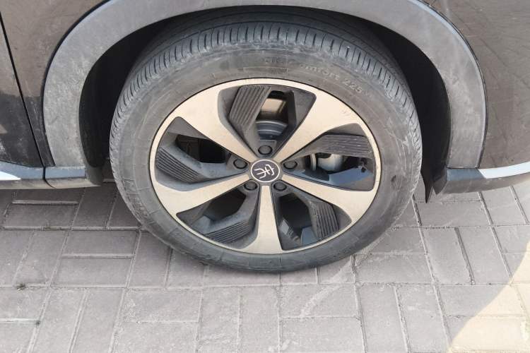 Used BYD Song PLUS New Energy 2021 DM-i 110KM Flagship PLUS Right Front Wheel Hub