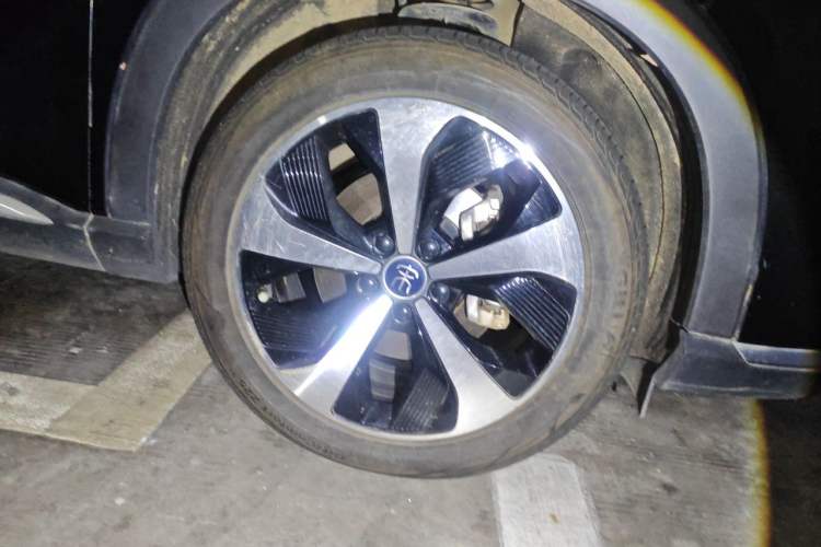 Used BYD Song PLUS New Energy 2021 DM-i 110KM Flagship PLUS Right Front Wheel Hub