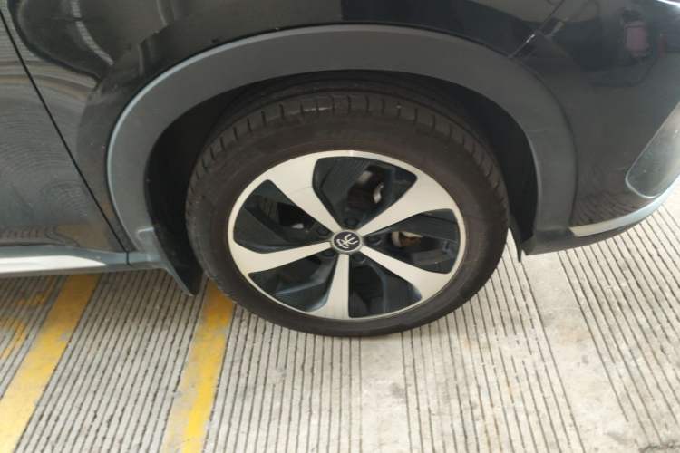 Used BYD Song PLUS New Energy 2021 DM-i 110KM Flagship Model Right Front Wheel Hub