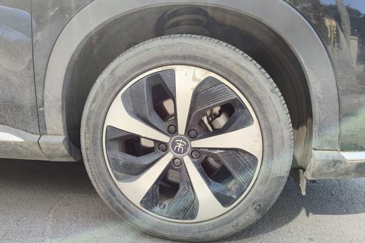 Used BYD Song PLUS New Energy 2021 DM-i 110KM Flagship PLUS Right Front Wheel Hub
