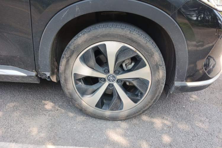 Used BYD Song PLUS New Energy 2021 DM-i 110KM Flagship PLUS Right Front Wheel Hub