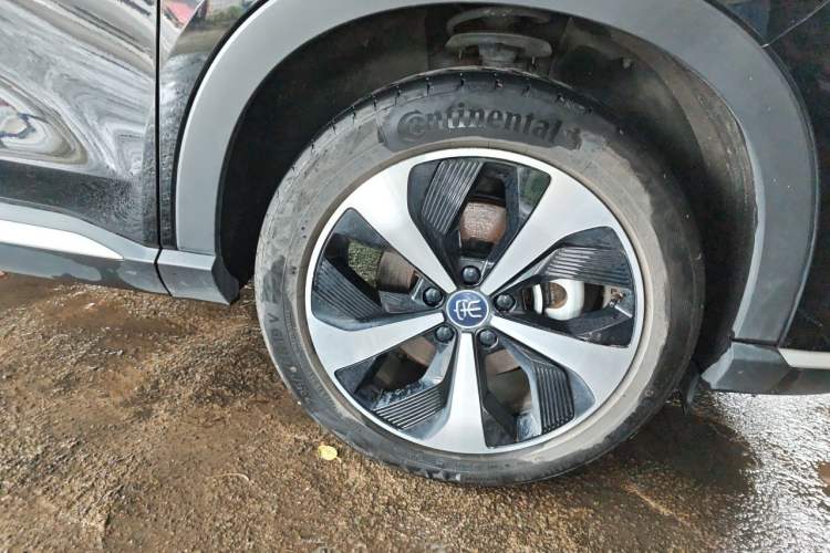 Used BYD Song PLUS New Energy 2021 DM-i 110KM Flagship PLUS 5G Edition Right Front Wheel Hub