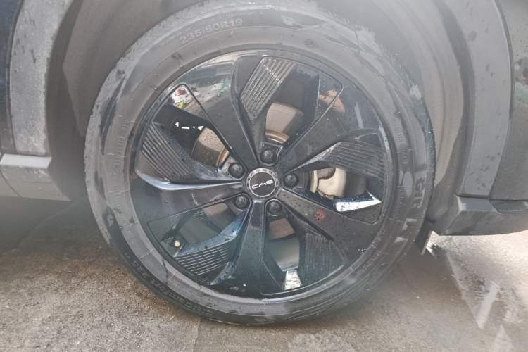 Used BYD Song PLUS New Energy 2021 DM-i 110KM Flagship PLUS Right Front Wheel Hub