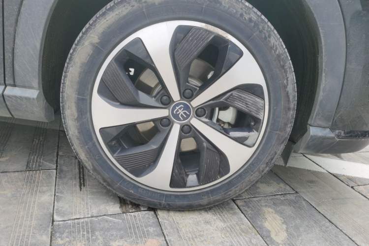 Used BYD Song PLUS New Energy 2021 DM-i 110KM Flagship PLUS 5G Edition Right Front Wheel Hub