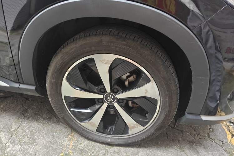 Used BYD Song PLUS New Energy 2021 DM-i 110KM Flagship PLUS Right Front Wheel Hub