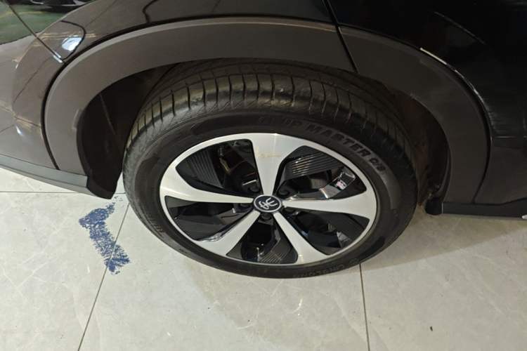Used BYD Song PLUS New Energy 2021 DM-i 110KM Flagship PLUS Right Rear Wheel Hub