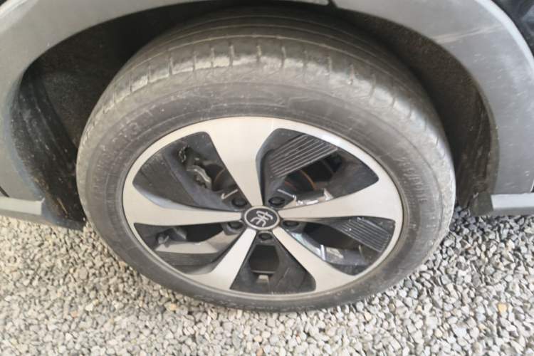 Used BYD Song PLUS New Energy 2021 DM-i 110KM Flagship Model Right Rear Wheel Hub