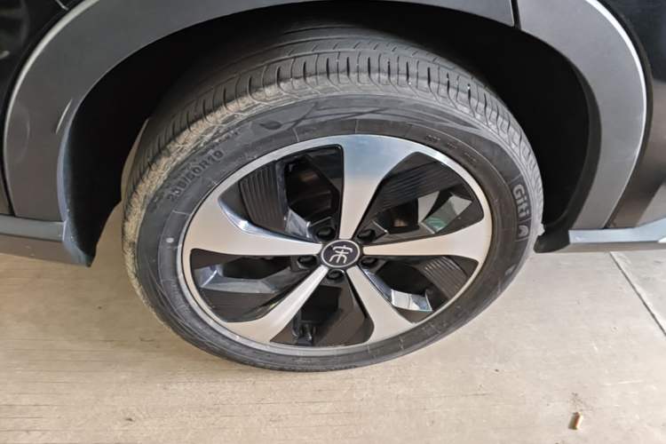 Used BYD Song PLUS New Energy 2021 DM-i 110KM Flagship Model Right Rear Wheel Hub