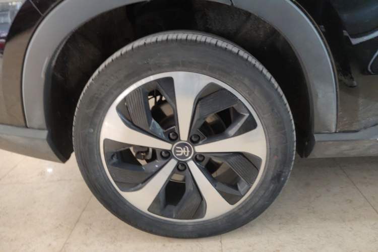 Used BYD Song PLUS New Energy 2021 EV Deluxe Model Right Rear Wheel Hub