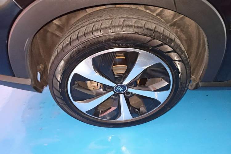 Used BYD Song PLUS New Energy 2021 DM-i 110KM Flagship Model Right Rear Wheel Hub