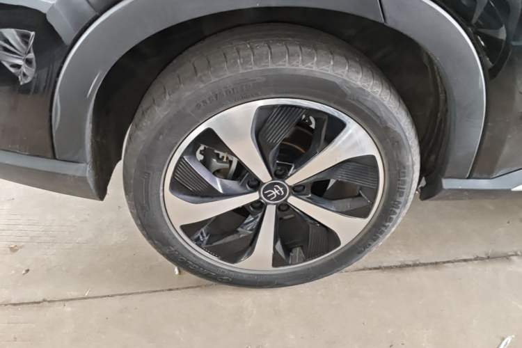 Used BYD Song PLUS New Energy 2021 DM-i 110KM Flagship Model Right Rear Wheel Hub