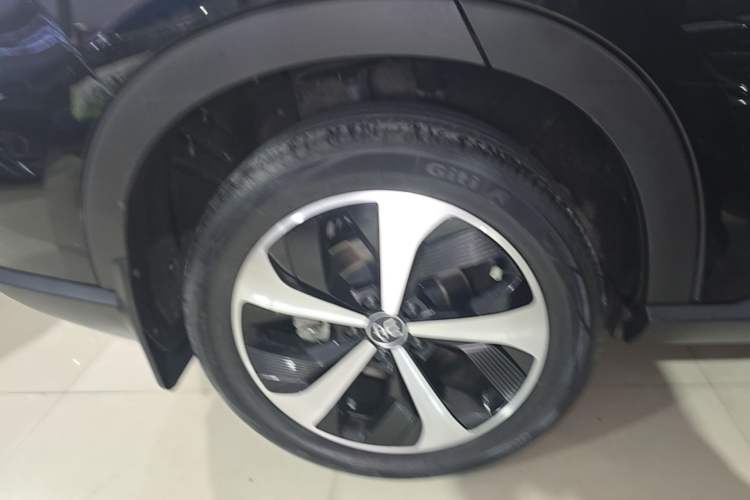 Used BYD Song PLUS New Energy 2021 DM-i 110KM Flagship PLUS Right Rear Wheel Hub