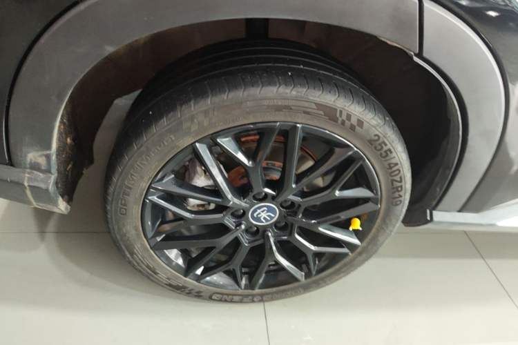 Used BYD Song PLUS New Energy 2021 DM-i 110KM Flagship PLUS Right Rear Wheel Hub