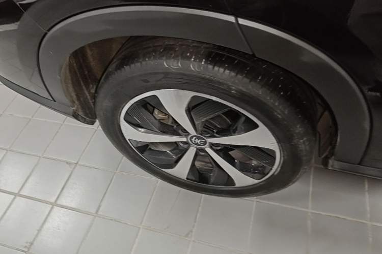 Used BYD Song PLUS New Energy 2021 DM-i 110KM Flagship PLUS Right Rear Wheel Hub