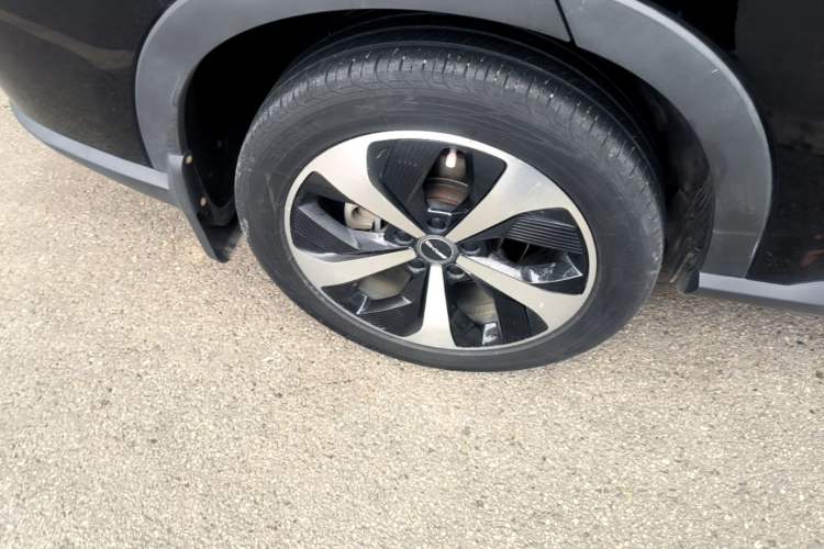Used BYD Song PLUS New Energy 2021 DM-i 110KM Flagship Model Right Rear Wheel Hub