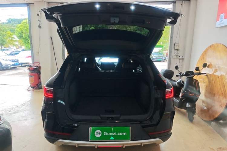 Used BYD Song PLUS New Energy 2021 EV Flagship Model Trunk