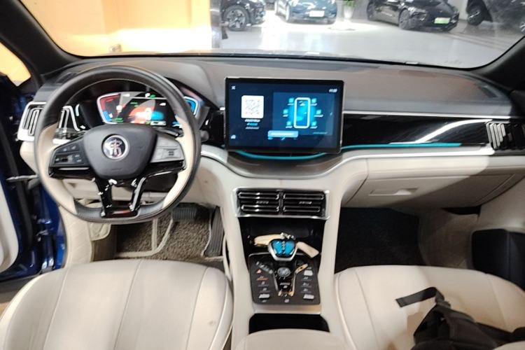 Used BYD Song PLUS New Energy 2021 DM-i 110KM Flagship Model Center Console