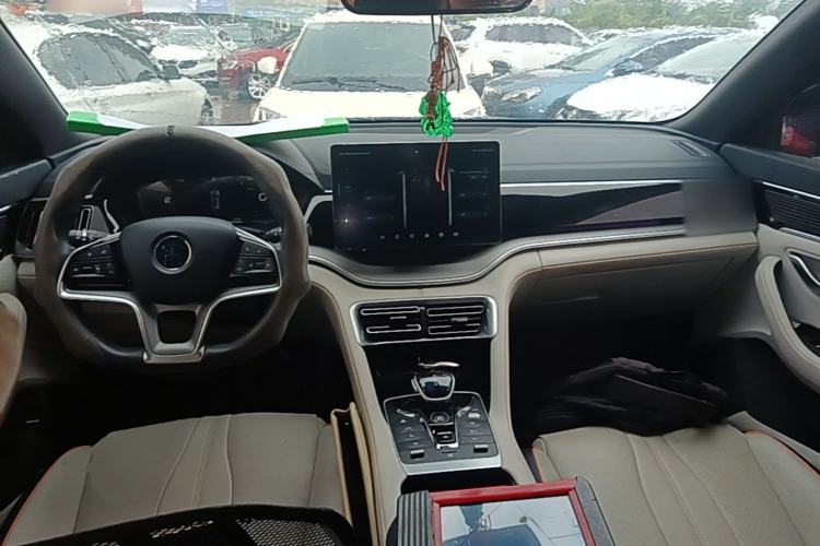 Used BYD Song PLUS New Energy 2021 DM-i 110KM Flagship Model Center Console