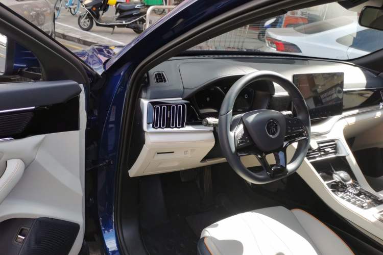 Used BYD Song PLUS New Energy 2021 DM-i 110KM Flagship Model Driver Seat