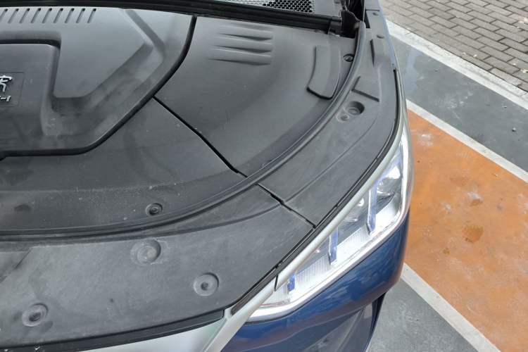 Used BYD Song PLUS New Energy 2021 DM-i 110KM Flagship PLUS 5G Edition Engine Bay Left