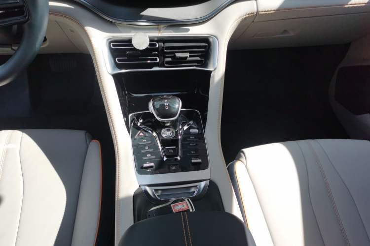 Used BYD Song PLUS New Energy 2021 DM-i 110KM Flagship Model Gear Lever