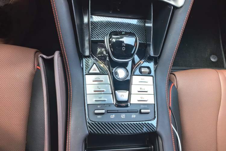 Used BYD Song PLUS New Energy 2021 DM-i 100KM Four-Wheel Drive Flagship PLUS Gear Lever