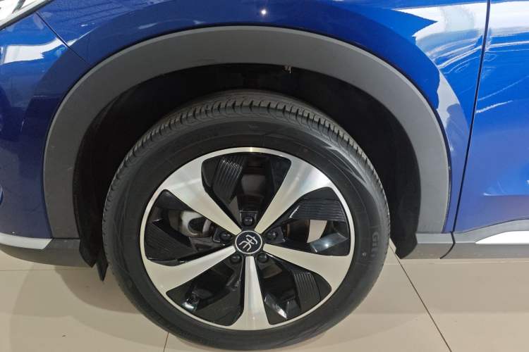 Used BYD Song PLUS New Energy 2021 DM-i 51KM Prestige Model Left Front Wheel Hub