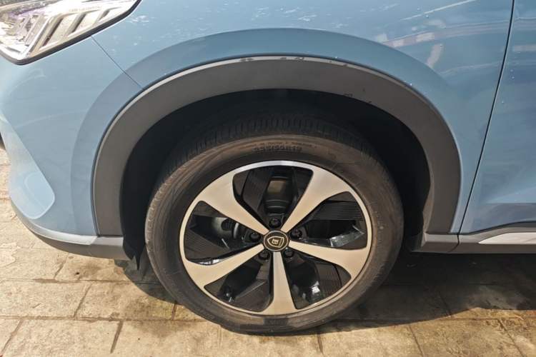 Used BYD Song PLUS New Energy 2021 DM-i 51KM Prestige Model Left Front Wheel Hub