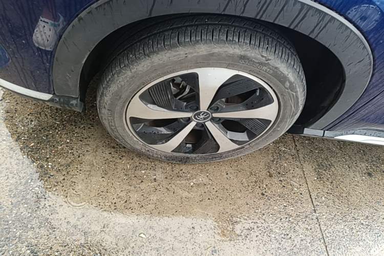 Used BYD Song PLUS New Energy 2021 DM-i 110KM Flagship Model Left Front Wheel Hub